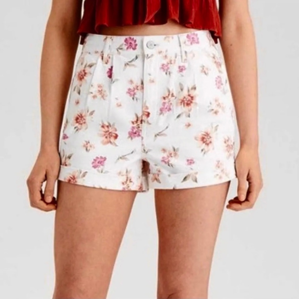 AMERICAN EAGLE Socialite Mom Shorts Womens PLUS SIZE 18 Ivory Floral Pleated NEW